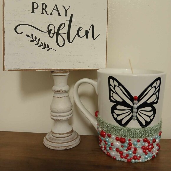 🦋Elegant Handmade Butterfly Blinged Out Candle🦋 - Picture 1 of 2